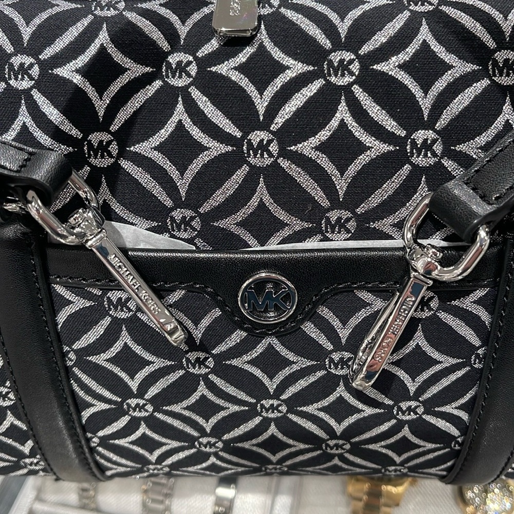 MICHAEL KORS JST TRAVEL MEDIUM DUFFLE SATCHEL SHOULDER CROSSBODY BAG MK BLACK - Picture 12 of 16